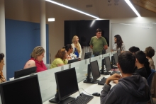 Rosana Rielo interésase polo comezo dos cursos de novas tecnoloxías Rosana Rielo interésase polo comezo dos cursos de novas tecnoloxías