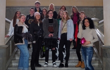 El Ayuntamiento recibe la visita de alumnos y alumnas danesas de intercambio en el instituto lugués Virxe dos Ollos Grandes