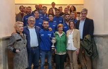 El Ayuntamiento reconoce y felicita al equipo masculino del Emevé por el ascenso a la superliga 1