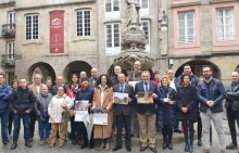 La concejal de Bienestar en un acto de Aspnais, en la sede de la APEC