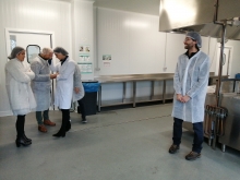 Felipe Rivas visita la cocina de los comedores escolares Felipe Rivas visita la cocina de los comedores escolares