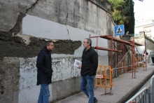 El Ayuntamiento acondiciona el muro de los Jardínes de San Roque El Ayuntamiento acondiciona el muro de los Jardínes de San Roque