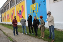 Leandro Barea decora el muro exterior del colegio Fingoi en una nueva intervención del Culturban promocionado por el área de Cultura Leandro Barea decora el muro exterior del colegio Fingoi en una nueva intervención del Culturban promocionado por el área de Cultura