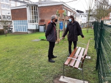 Alexandre Penas y Felipe Rivas visitan el colegio de Paradai, donde se instaló nuevo mobiliario urbano Alexandre Penas y Felipe Rivas visitan el colegio de Paradai, donde se instaló nuevo mobiliario urbano