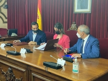 Lara Méndez celebra a adxudicación das obras para a construción da rotonda de Alfonso X, que mellorará a seguridade viaria da contorna Lara Méndez celebra a adxudicación das obras para a construción da rotonda de Alfonso X, que mellorará a seguridade viaria da contorna