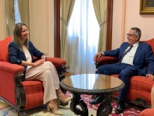 Lara Méndez recibe en el Ayuntamiento al embajador de Cuba en España, Marcelino Medina