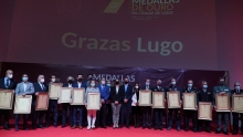 Lara Méndez propón outorgar as Medallas de Ouro 2022 a Darío Xohán Cabana, Auxilia, á Sociedade Filarmónica, á Escola Ramón Falcón e ao Campus Terra