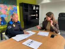 Lara Méndez diseña con la Policía Local los dispositivos de vigilancia para controlar la ocupación de las terrazas de hostelería