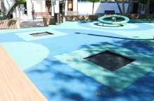 O Concello repón as camas elásticas do parque infantil de Campo Castelo que foron vandalizadas