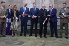 O Concello de Lugo recibe a insignia de honra da Confradía do Bo Xesús no seu 75 aniversario