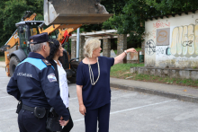 El Ejecutivo de Paula Alvarellos derriba una caseta en desuso en la carballeira de Fingoi para evitar problemas de convivencia