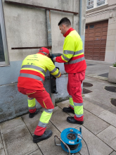 Transición Ecolóxica instala 14 novas papeleiras no barrio de Recatelo