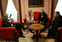 Paula Alvarellos recibe á nova directiva de Solo Voces para falar de proxectos futuros da que é “referencia da cultura e a música lucense” Paula Alvarellos recibe á nova directiva de Solo Voces para falar de proxectos futuros da que é “referencia da cultura e a música lucense”