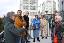 Rubén Arroxo e Alexandre Penas visitan con veciñas e veciños o muro de Frai Plácido Rei Lemos