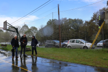 El Gobierno de Lugo instala un nuevo alumbrado en la pista deportiva del barrio de Galegos
