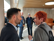 Maite Ferreiro inaugura una exposición de pintura del artista cubano Oniel Rodríguez