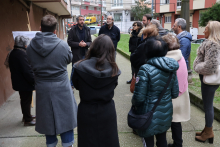 Rubén Arroxo y Alexandre Penas mantienen un encuentro con vecinas y vecinos de la calle Otero Pedrayo para presentar el proyecto de humanización de la unión de esta calle con Río Sil