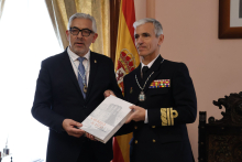 O Concello e a Armada protagonizan a recepción ao novo almirante xefe do Arsenal de Ferrol e a tradicional parada militar, e únense para render homenaxe á Virxe da Esperanza O Concello e a Armada protagonizan a recepción ao novo almirante xefe do Arsenal de Ferrol e a tradicional parada militar, e únense para render homenaxe á Virxe da Esperanza