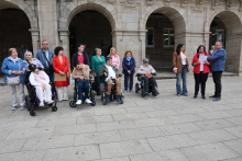 A alcaldesa de Lugo, Elena Candia, e o concelleiro de Política Social e Maiores acompañaron hoxe a ASPACE Lugo na lectura do manifesto polo Día Mundial da Parálise Cerebral